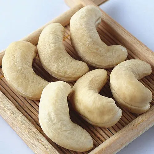 W320 raw cashew nuts