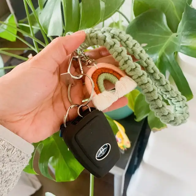 High Quality Macrame Rainbow Keychain  Custom Macrame Keychain At Good Price