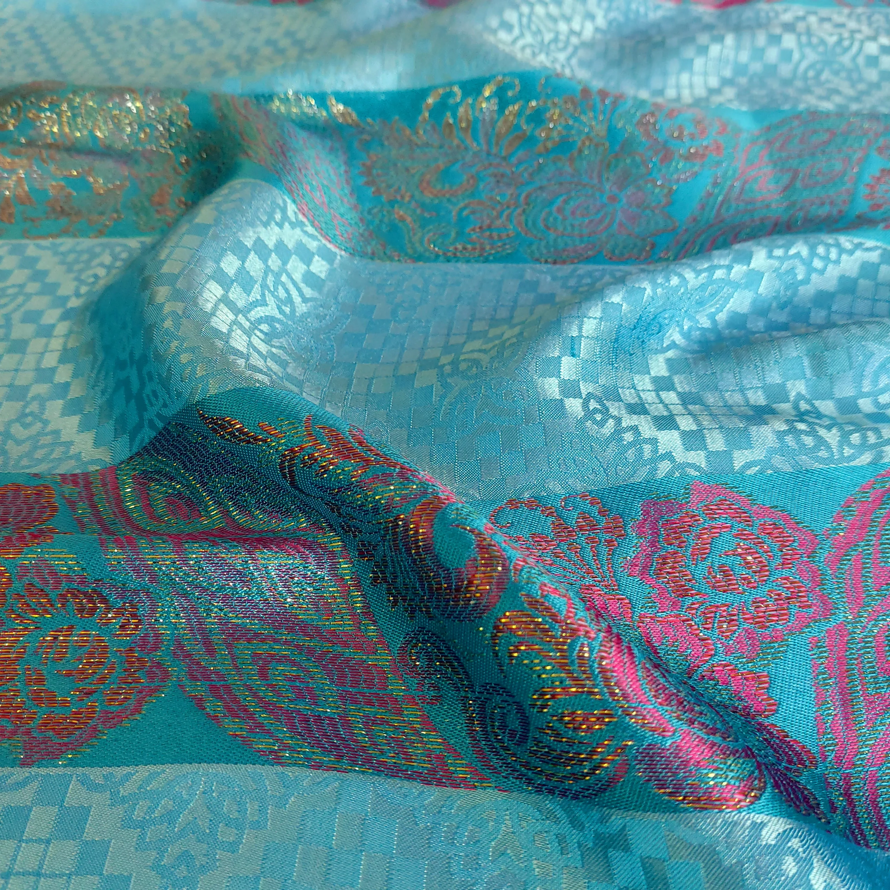 Wholesale Price Jacquard Satin Fabric With Metallic Batik Floral Motifs For Women Long Dress Balochi Kaftan Longyi Balochi K187B