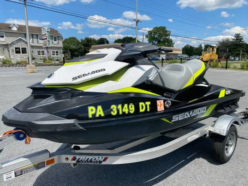 HOT SALE /Comfortable Water Luxury Sea doo / Seadoo 130 jet ski FOR SALE