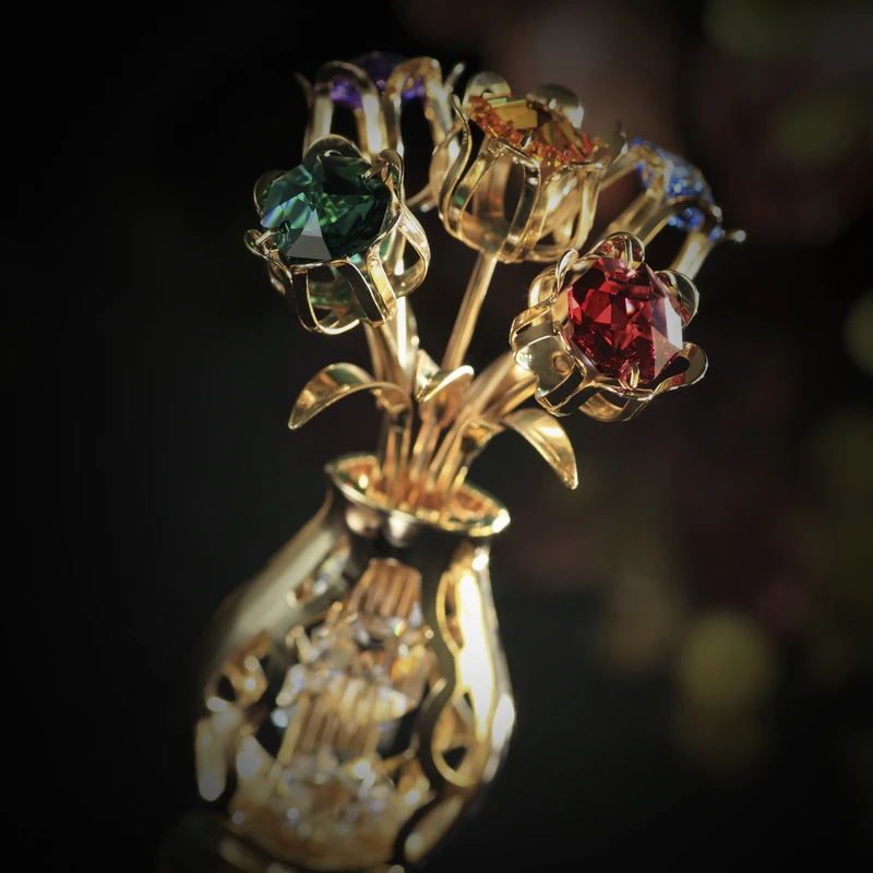 Crystocraft Luxury 24k Gold Plated Roses Flower Vase Figurine with Brilliant Cut Crystals Birthday Present for Mom Mother Gift