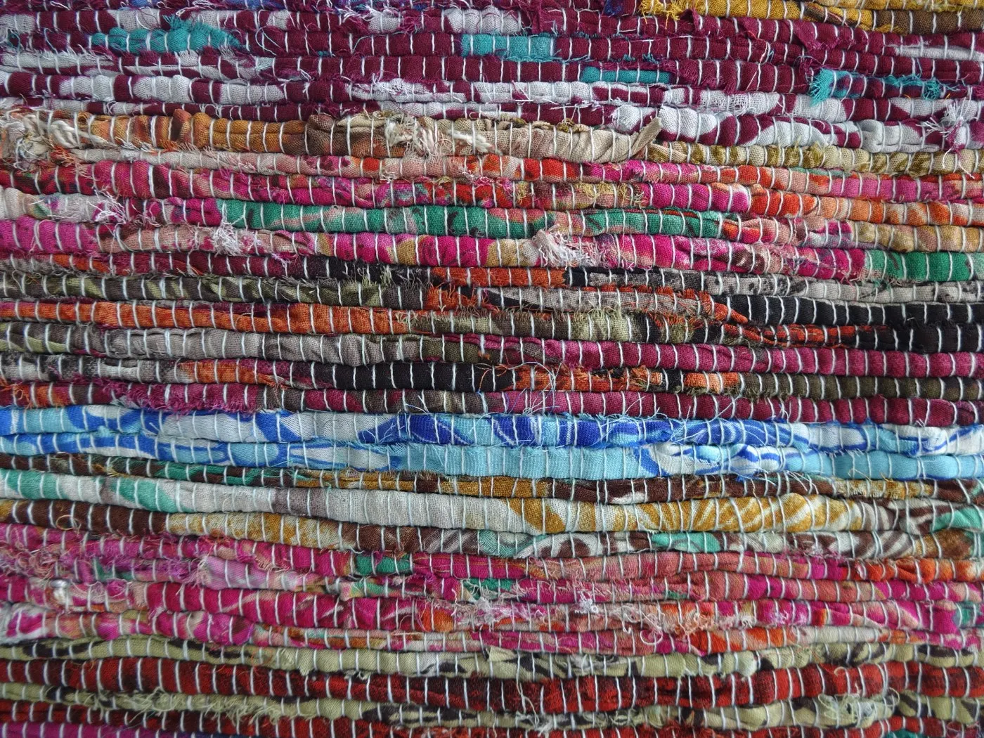 Hand woven indian dhurrie chindi rugs carpets vintage rug flooring wholesale yoga mat