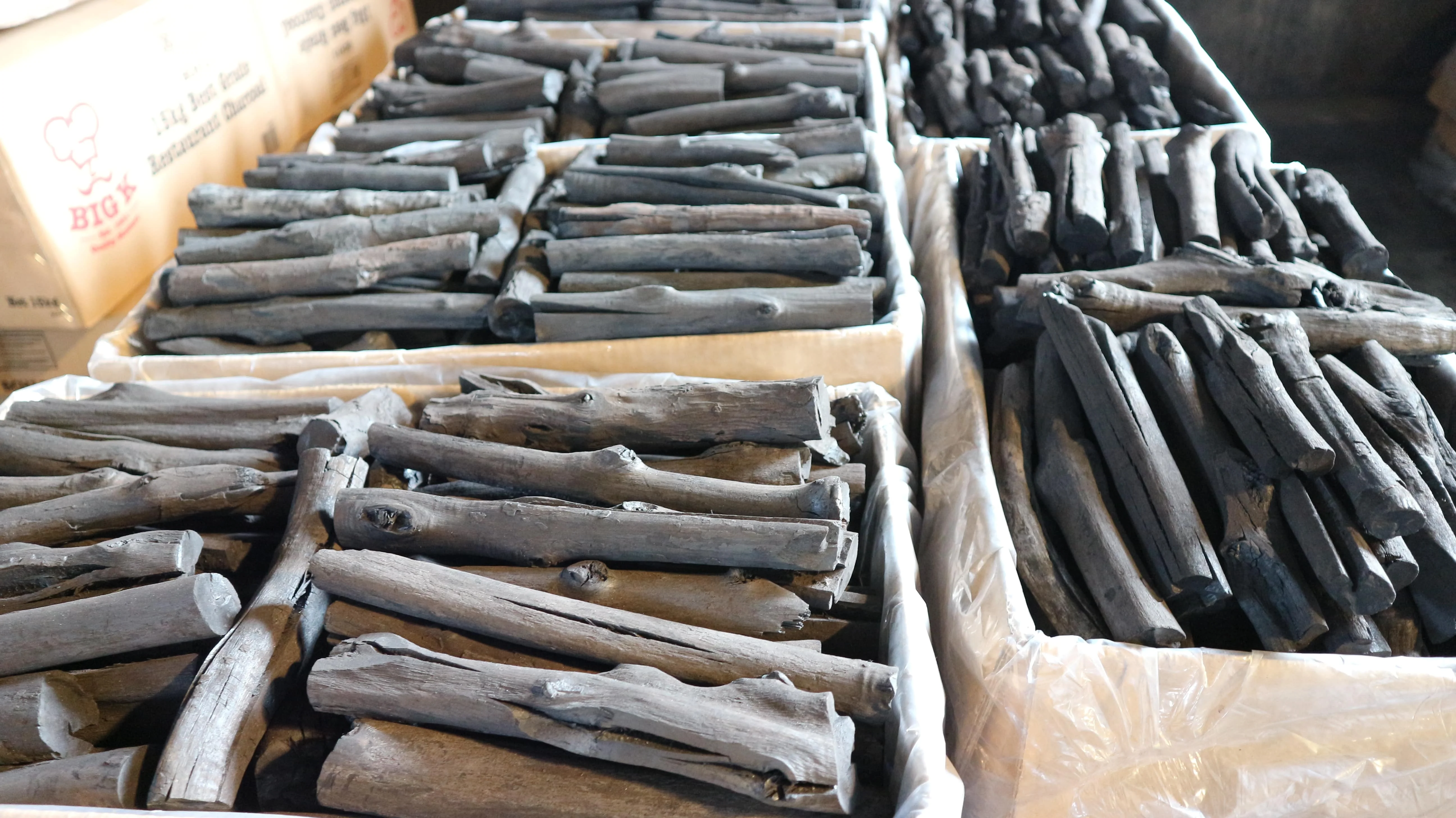 
100% LEMON CHARCOAL ORANGE CHARCOAL 