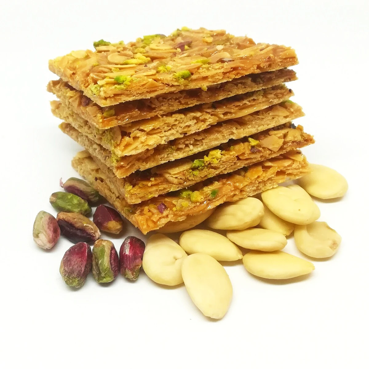 Хрустящие листы с миндалем и фисташками