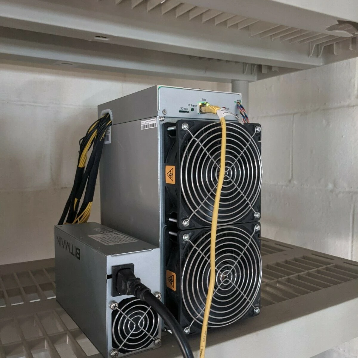 Original Bitmain Antminer Z15 Equihash Miner 420ksol/s + PSU