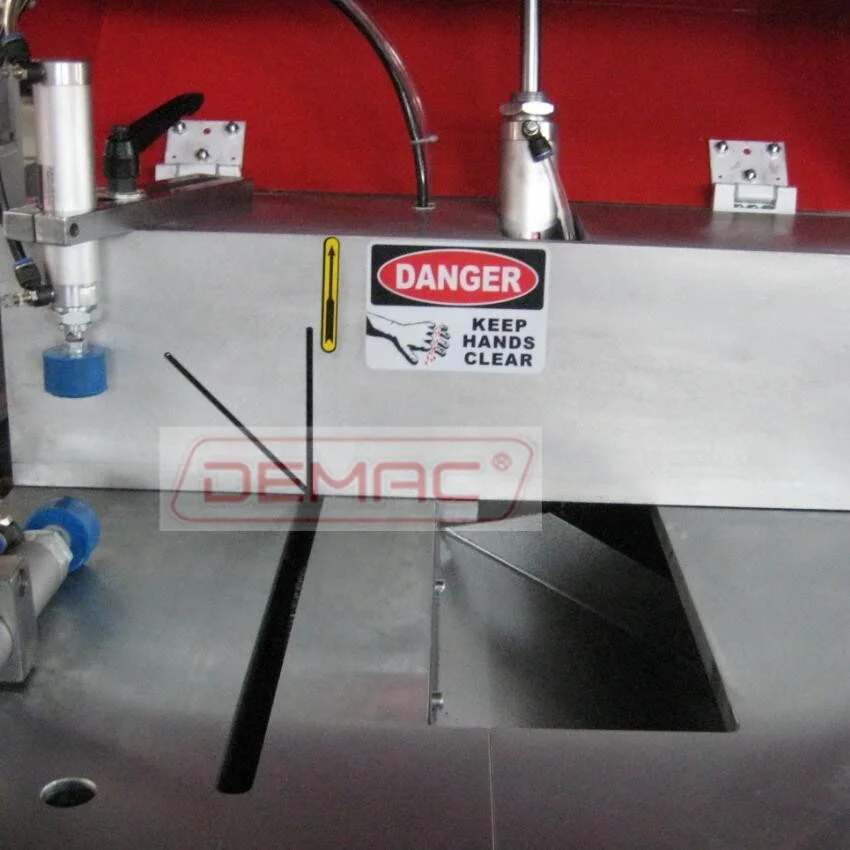 Single head cutting saw aluminum window machine