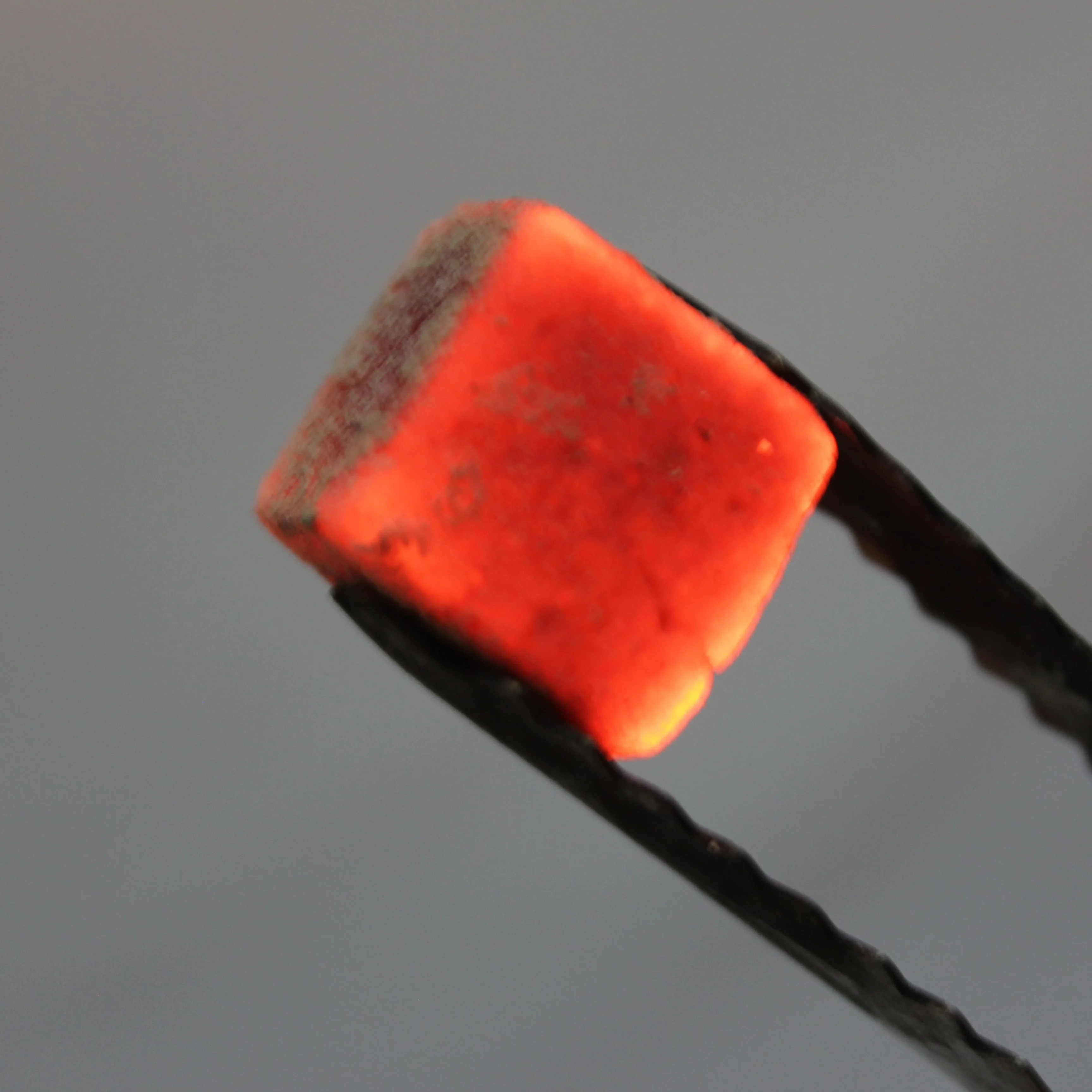 
High Quality Coconut Shell Charcoal Briquette Shisha 