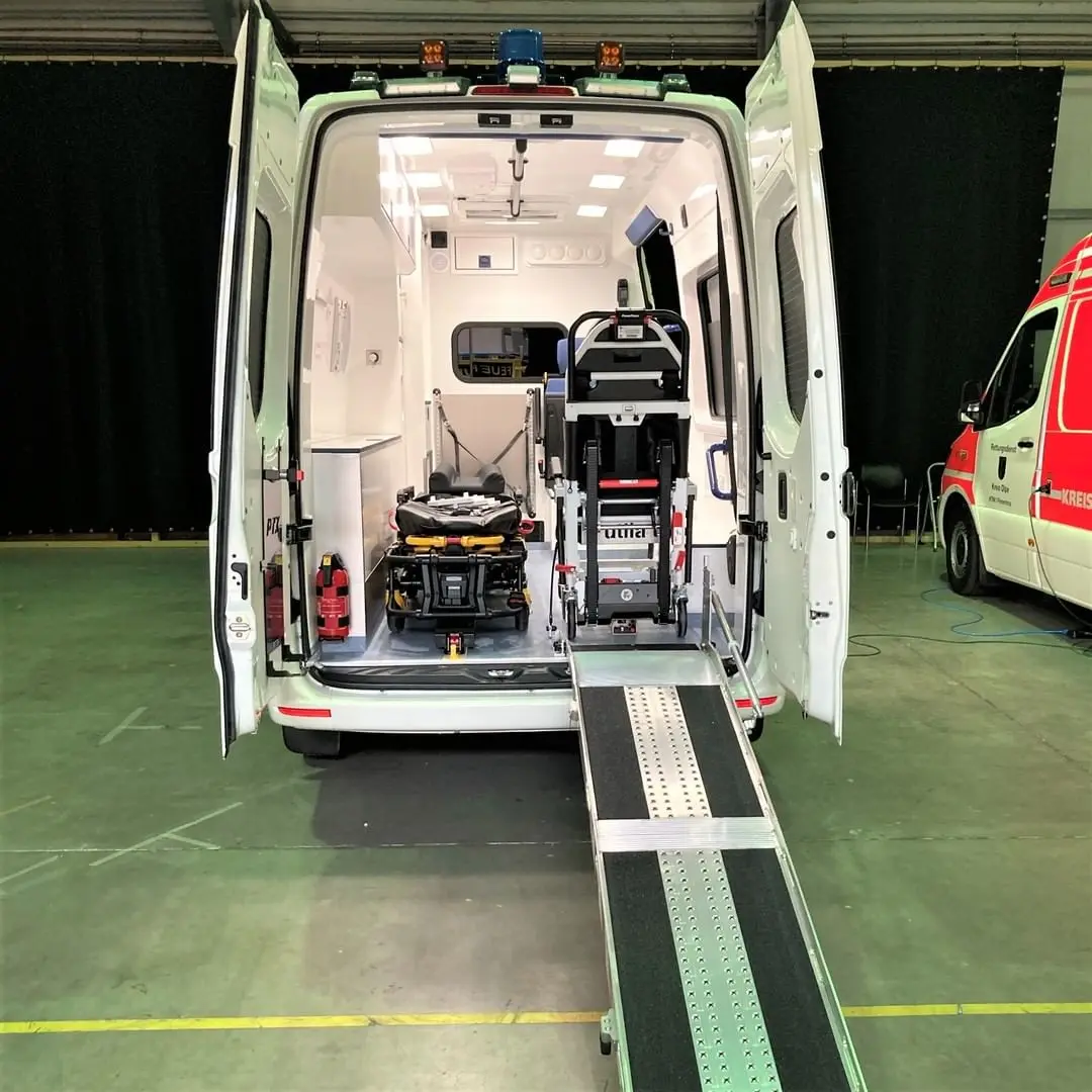 Ambulance Car Price 4x2 ICU For