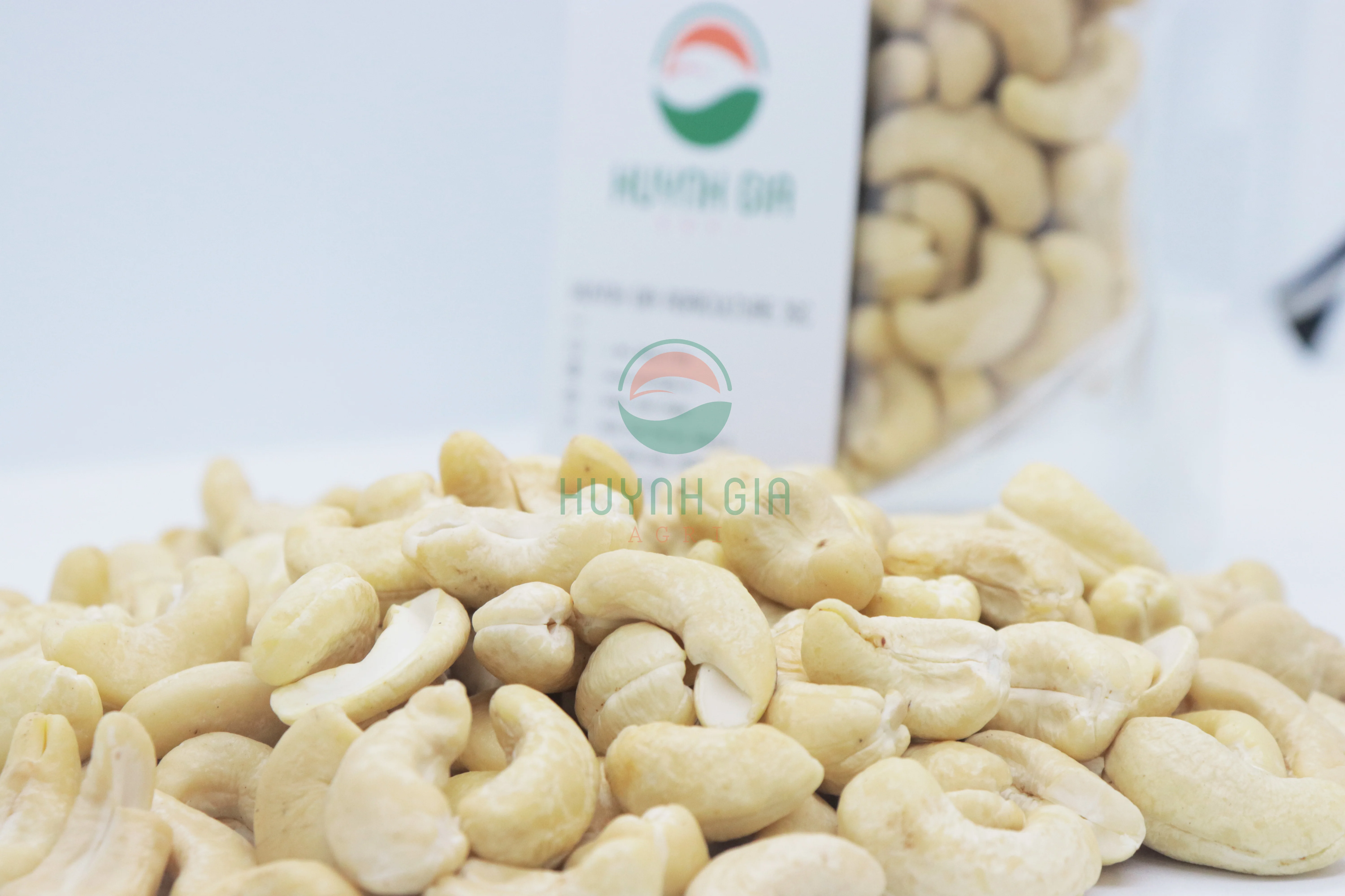 PREMIUM Cashew Nuts Kernel W180-W240-W320  - from Vietnam - HUYNH GIA AGRI JSC