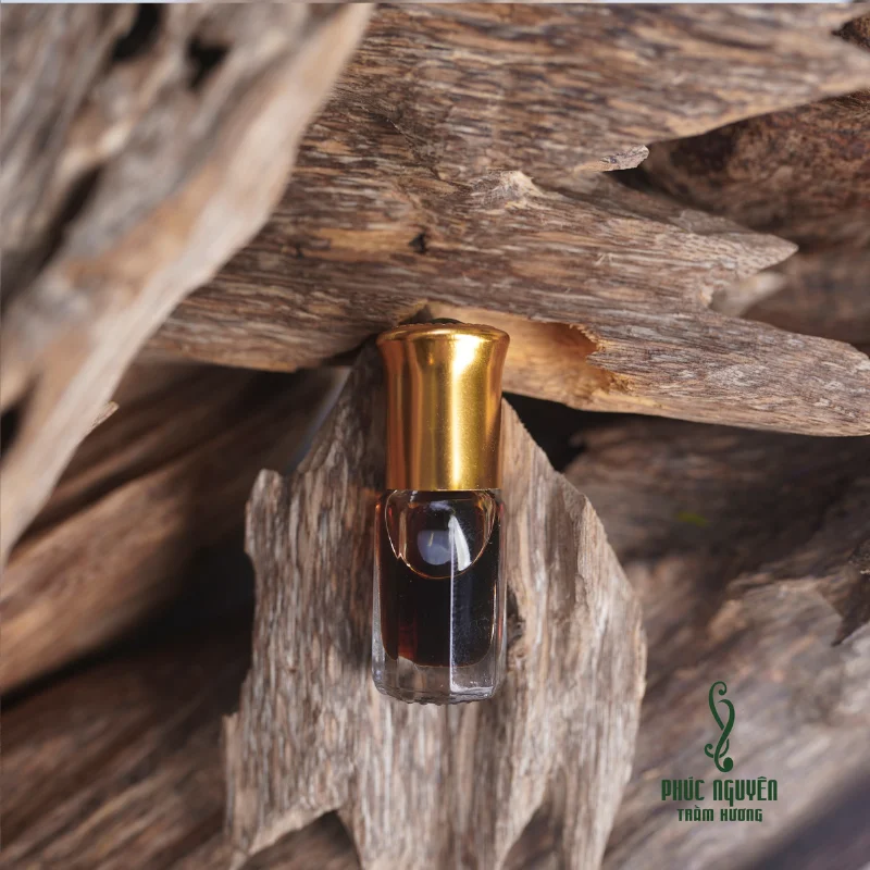 OEM ODM 3 ML Pure Essential Anti-Aging Agarwood Wood Oud Oil For Relaxation Anti-Odour - Medium