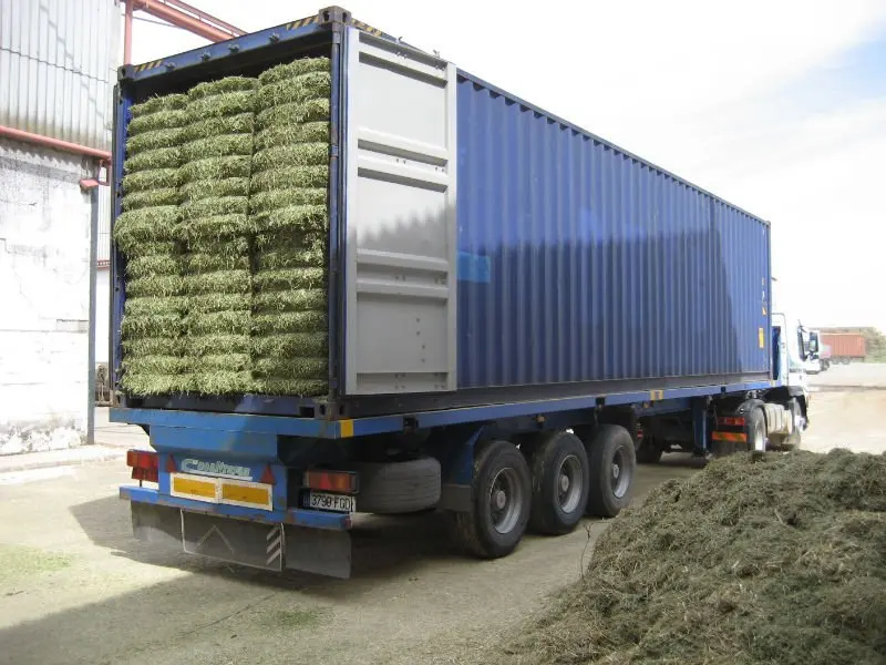 Полезные качественные сенные тюки Alfalfa из Украины