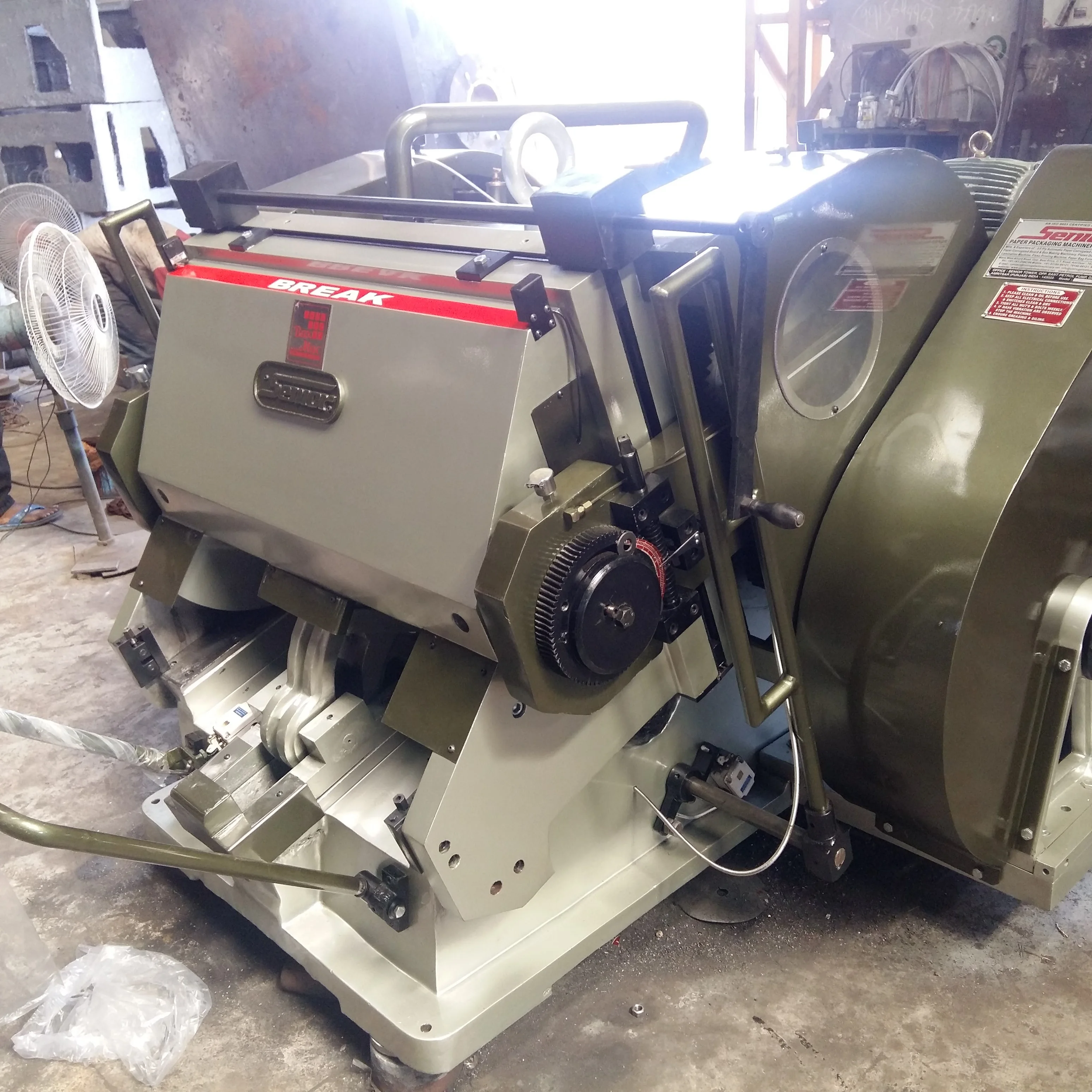 SENIOR make INDIAN Die Punching Cutting Creasing and Embossing Machine For Corrugated Carton Box manufacturers