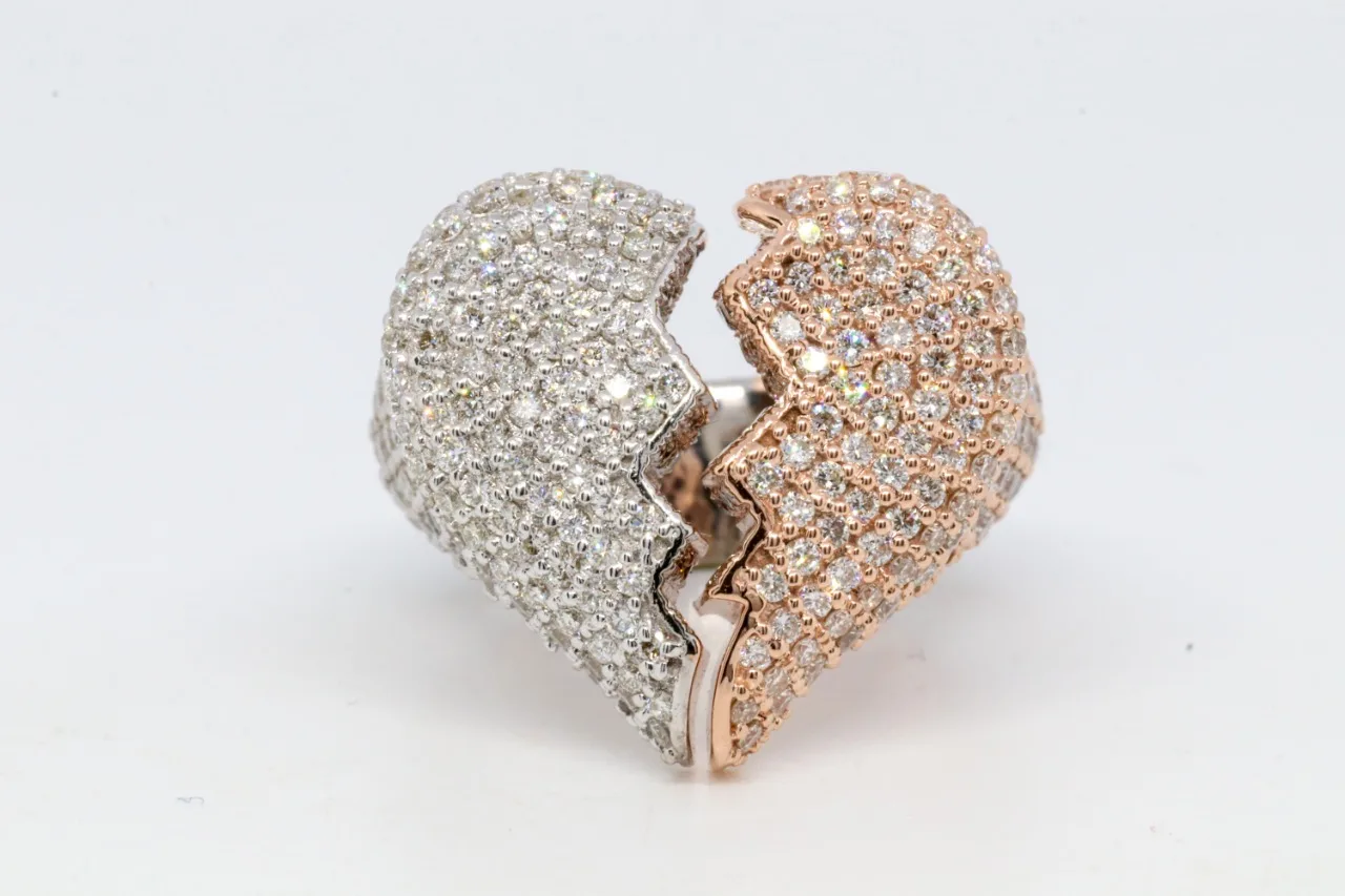 Fully Iced Out Diamond Ring 14k Solid Gold Broken Heart Design Luxury Men & Women Jewelry Two Tone Hip Hop Iced Diamond Ring