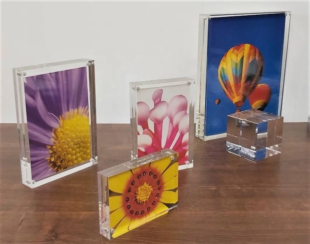 Acrylic Tabletop Block Magnetic Plexiglass Photo Frame for Display