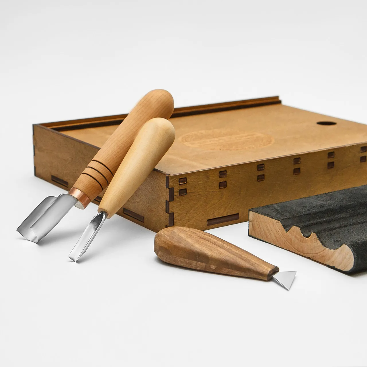 Chip carving sets for beginners