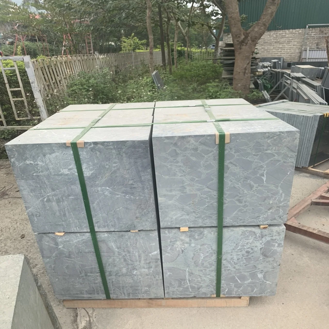 Modern Hotel Villa Apartment ELA Stone Machine-Cut Cut-To-Size GRELAPF113 Granite Stone from Vietnam