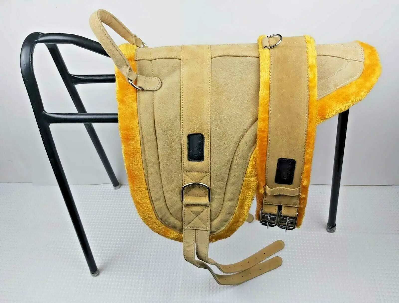  Удобное седло для пони с подходящим обхватом