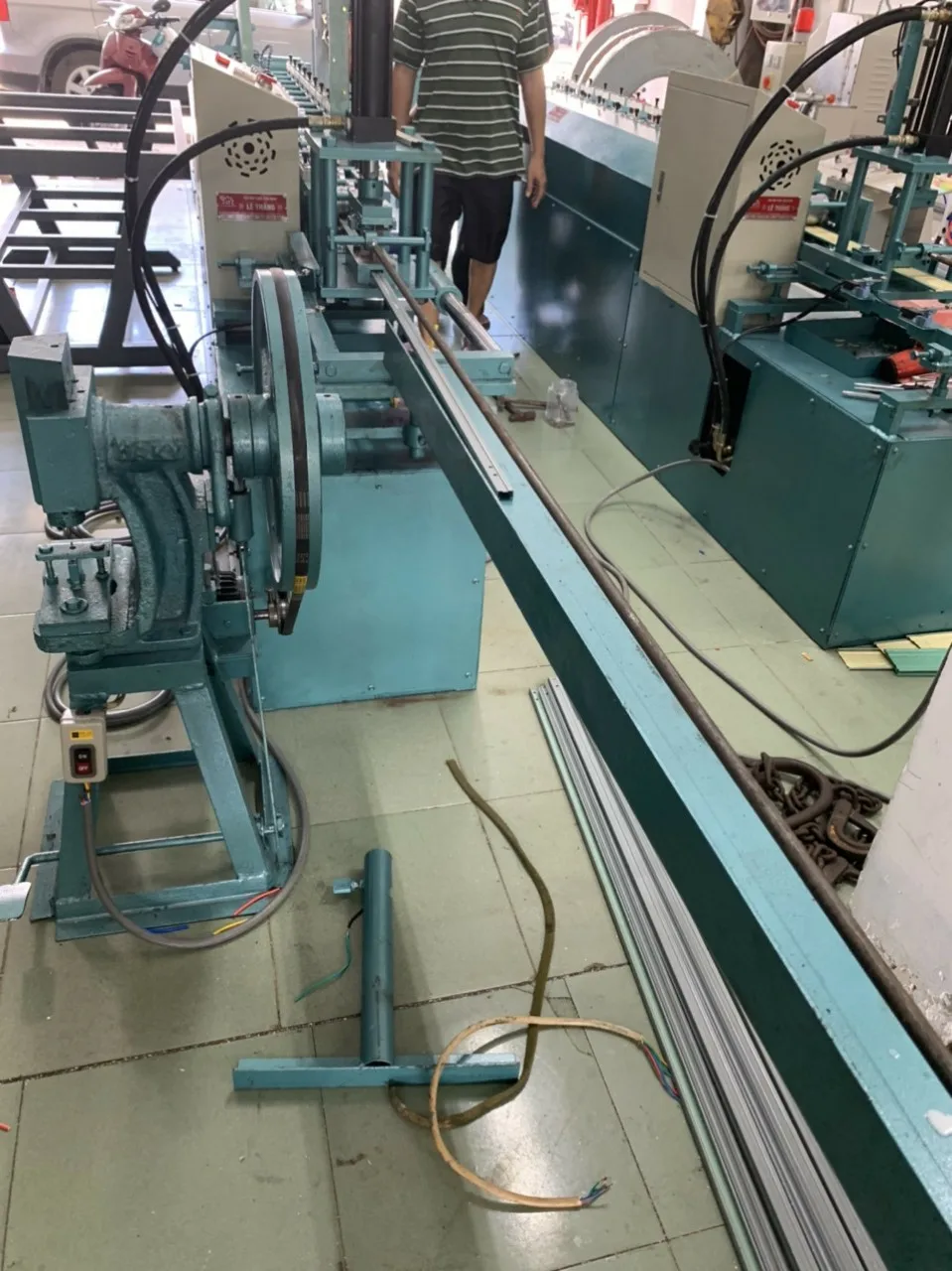 Лидер продаж 2021! Высококачественная роликовая дверь сделано в вьетнаме