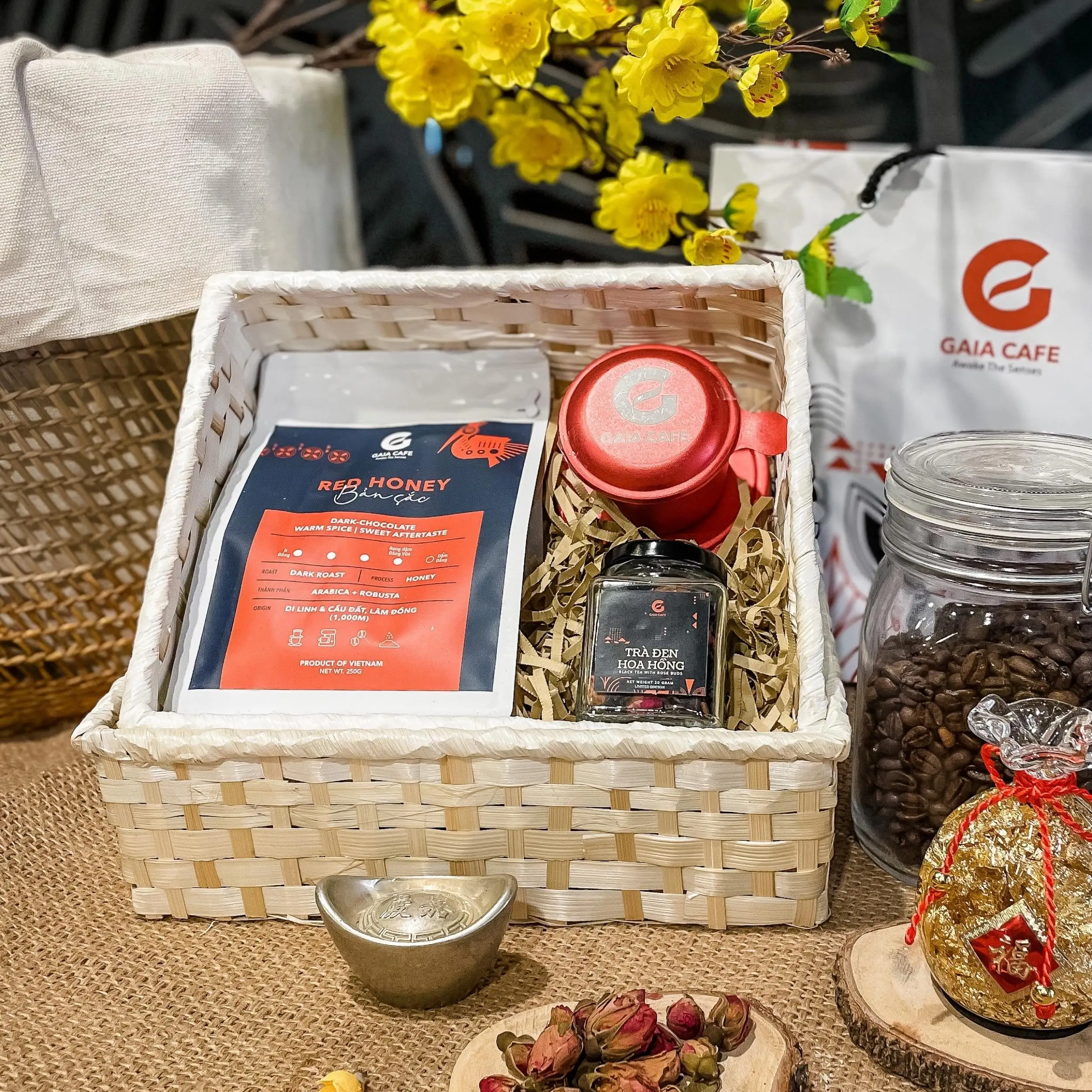 Ready-to-brew Vietnamese Pre-Ground Coffee Bag 250g Blend of Robusta and Arabica for Strong Bold Taste