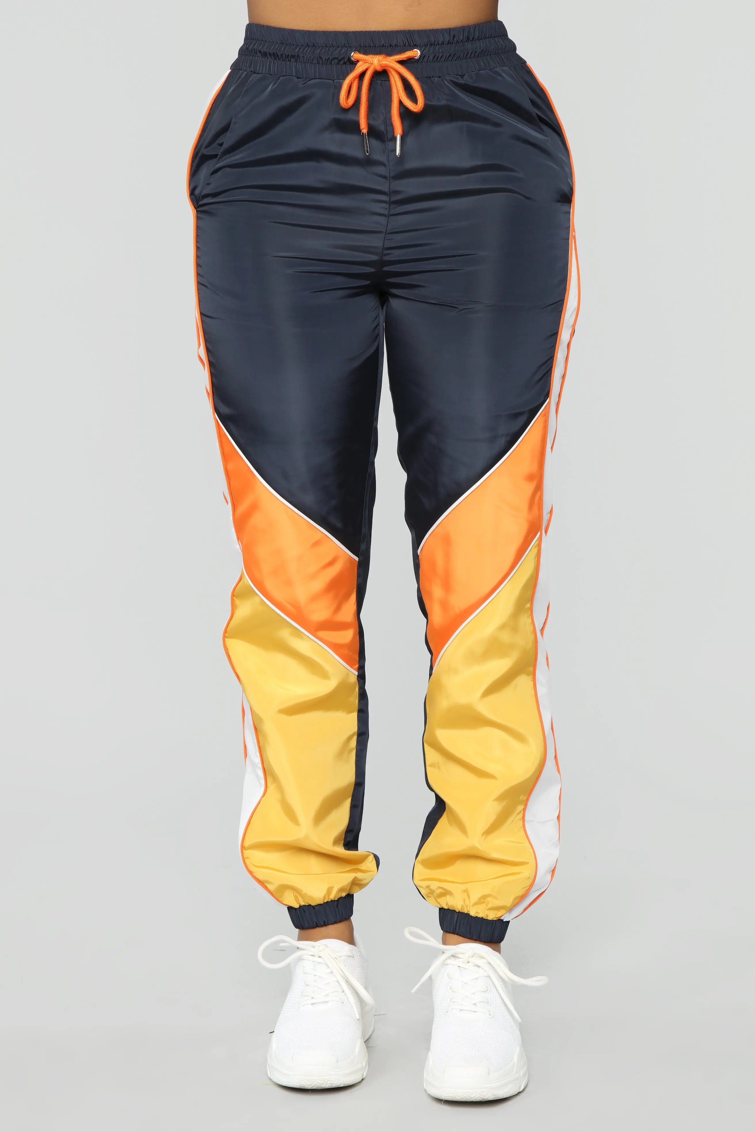 2021 Customized lightweight spring windbreaker women  suits running jacket suit