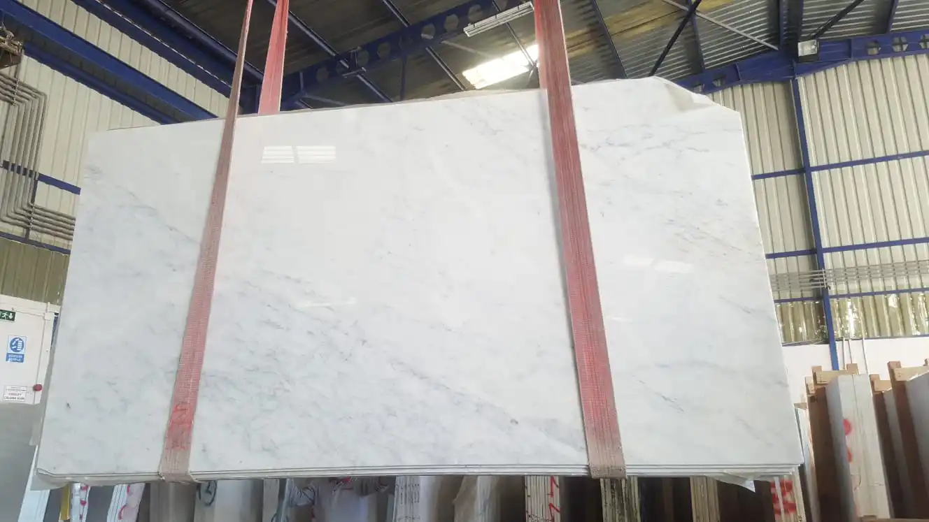 2024 мраморные белые плиты Bianco Carrara толщиной 2 см полированный полный корпус Роскошный натуральный камень из индейки натуральные камни