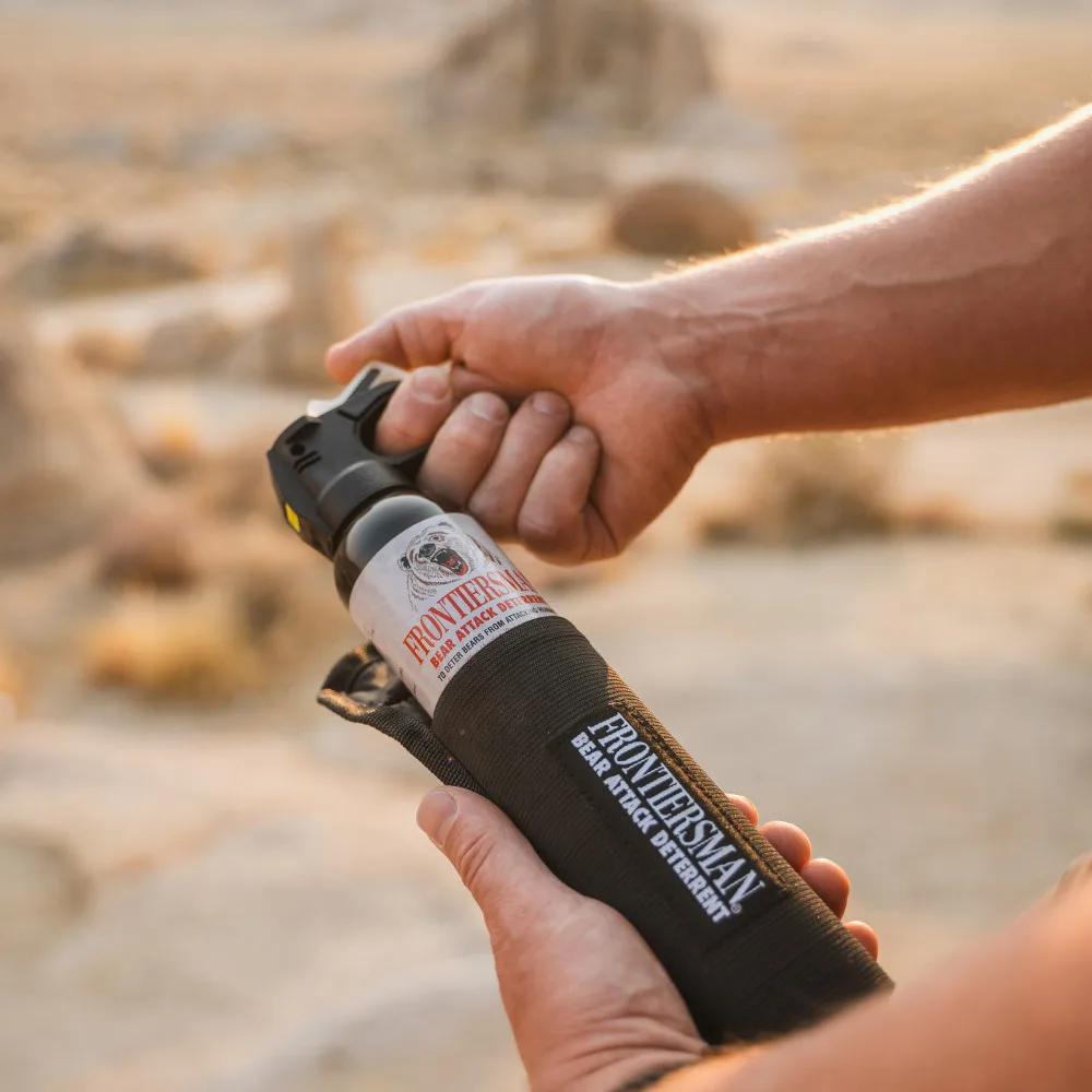 Спрей FRONTIERSMAN 9 2 унции медведя с Кобурой на ремне диапазон 35 футов содержит 2% основных капсаициноидов безопаснее для вас