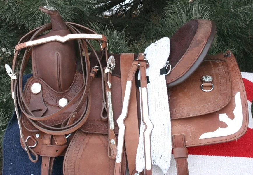 High Quality Western Style Work Saddle with Matching Headstall and Breastplate for Horse Riding Classic English Type