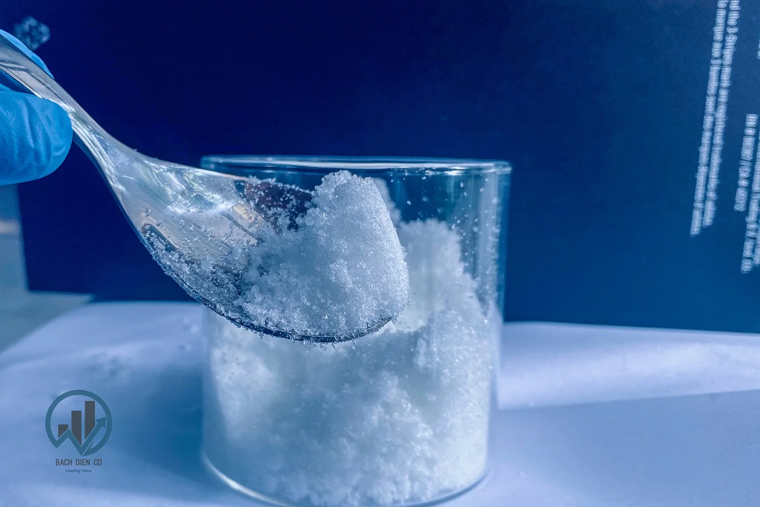  Оптовая продажа сульфат цинка промышленного класса гептагидрат (ZnSO4.7H2O) с сульфатным 21