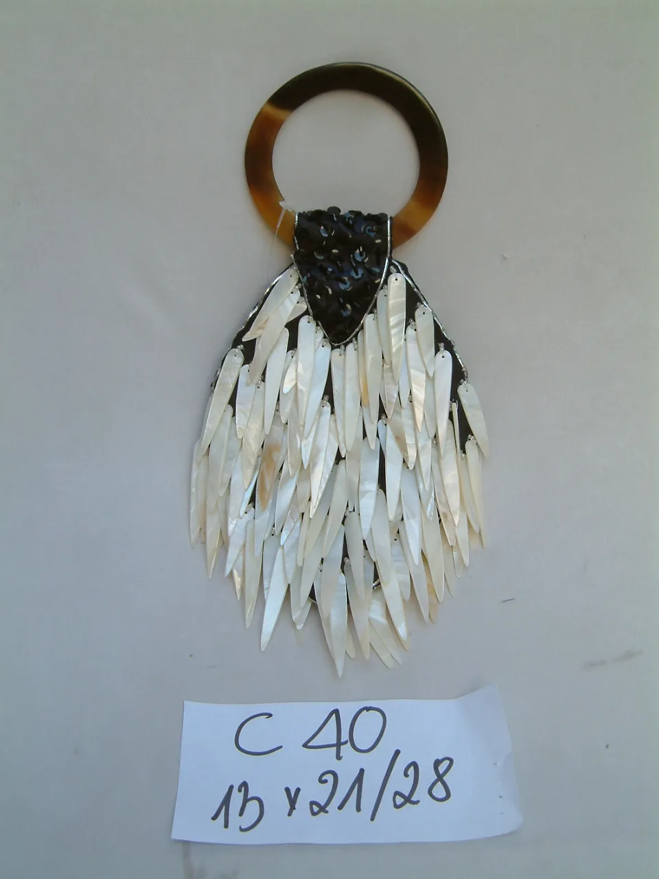 
Shell handbag with many designs 