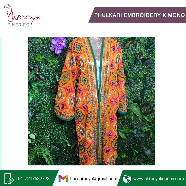 Женское кимоно с вышивкой ручной работы