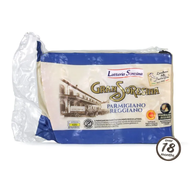 Premium Quality Made in Italy Parmigiano Reggiano PDO hard and appetizing cheese 900 g fresh For Sale