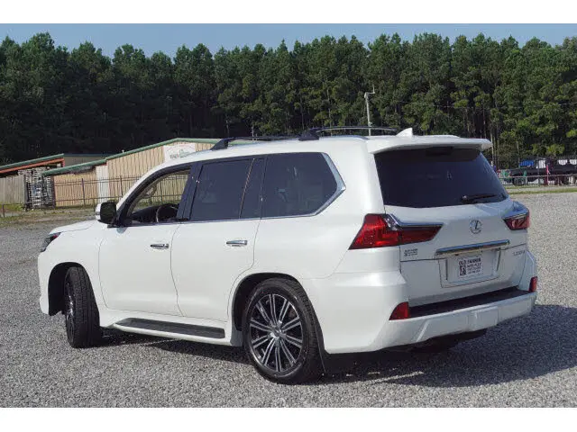 
2020 Le xus LX 570 3-Row 4WD 