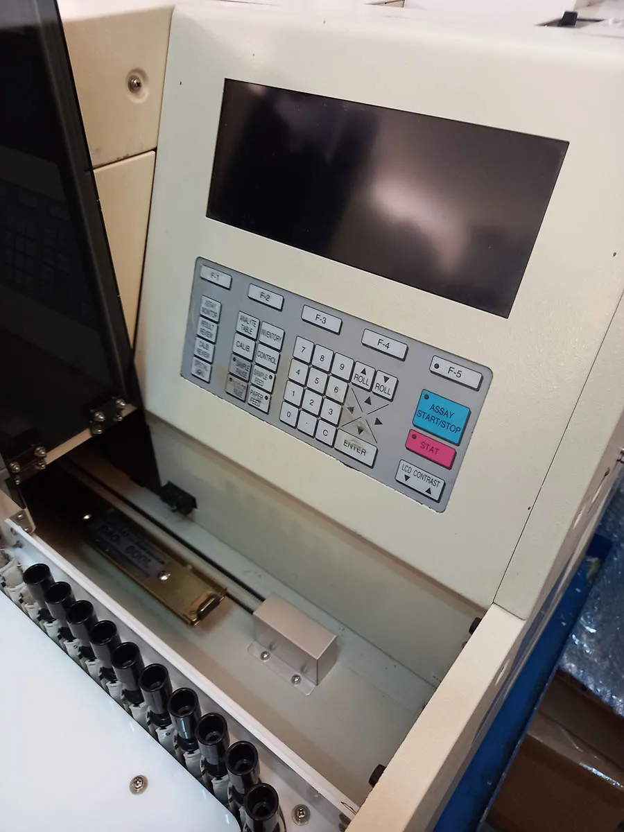 Used TOSOH AIA-600 II Immunoassay analyzer clinical system