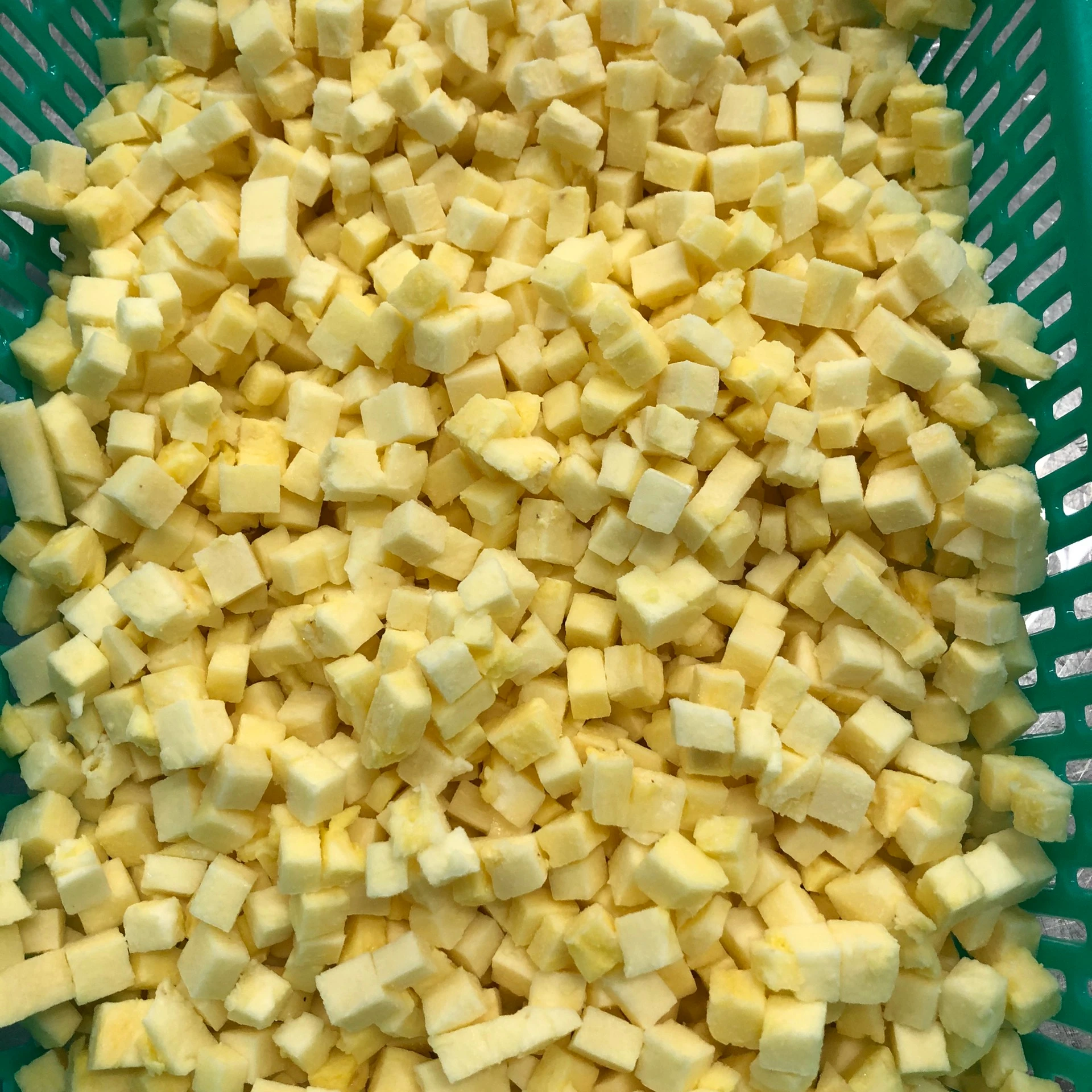 Frozen Sweet Pineapple MD2 for export from Vietnam