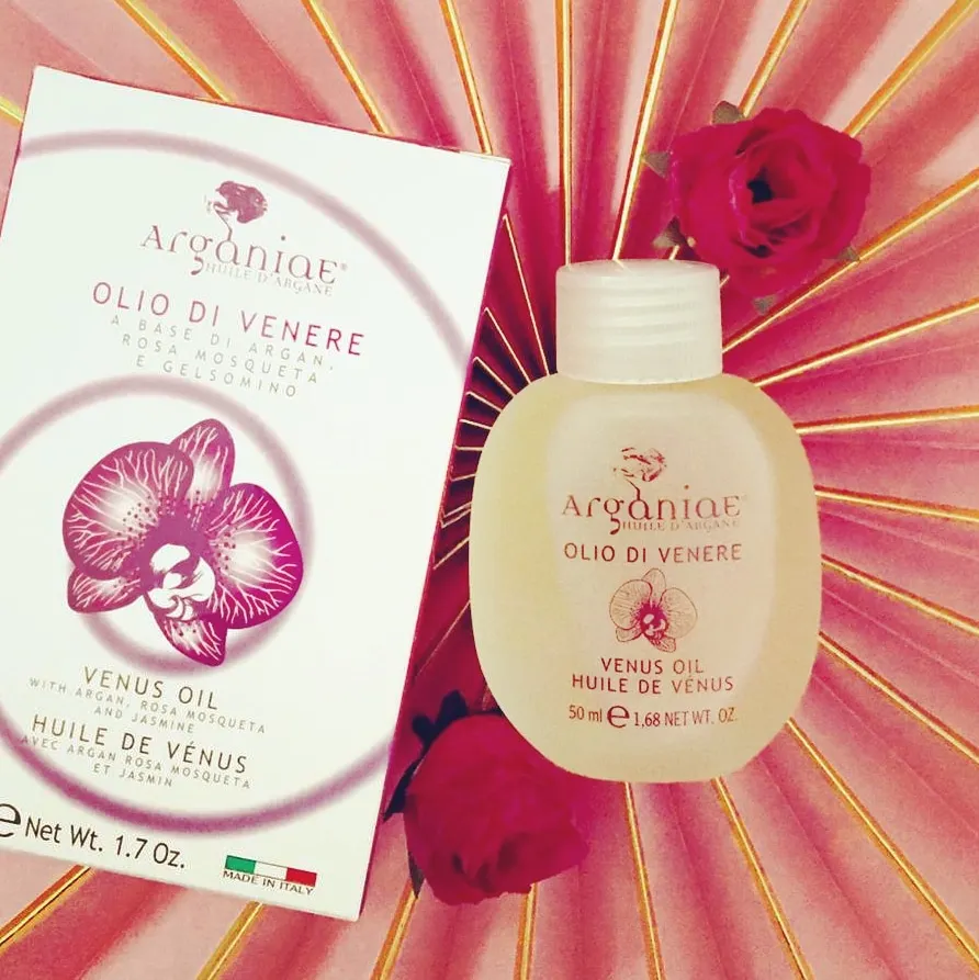 Trendy Italian Restructure Skin Perfumed Vagina Oil with Rosa Mosqueta and Jasmine for Body Care 50ml