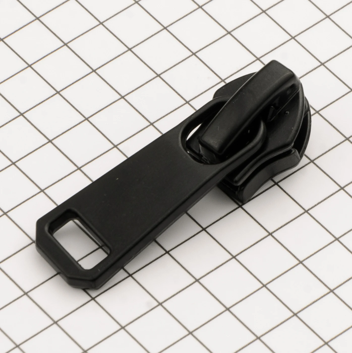 Цинка сплав черный металл стандарт #7 ползунок полуавтоматический замок 00190 Тяговая головка для обратной нейлоновой молнии