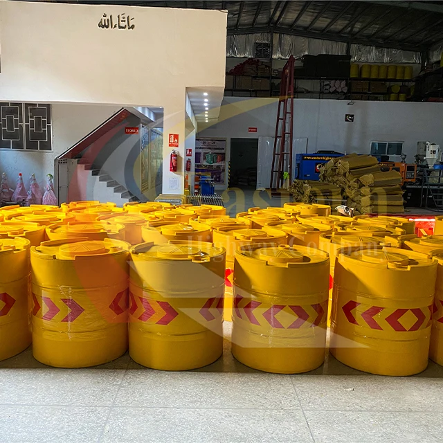 Plastic Crash Cushion Traffic Safety Barrier Road Barrel with Reflective Sticker