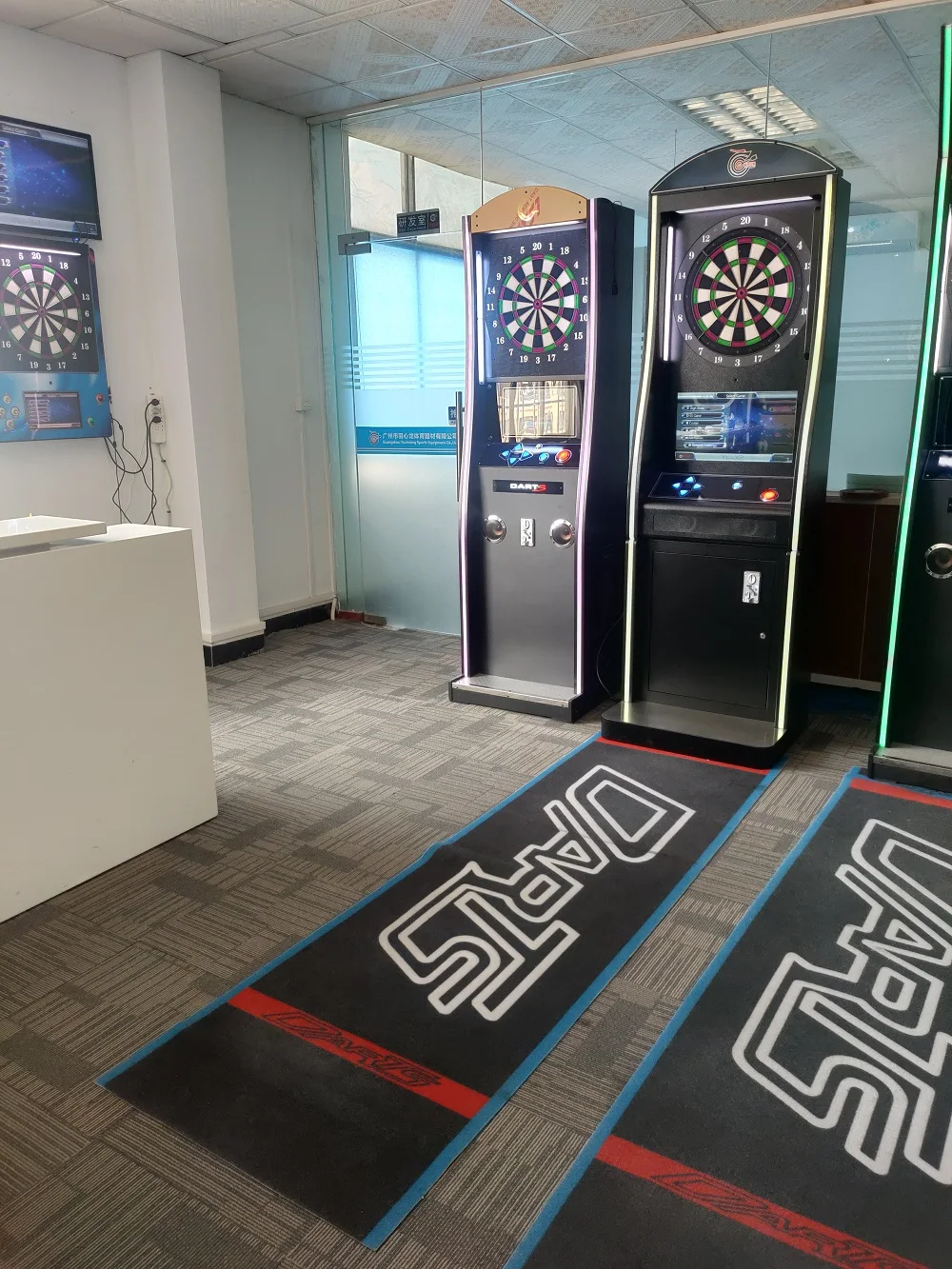 Indoor Sports Electronic Dart Game Machine| Coin Operated Indoor Sports Electronic Arcade online Game Board For Sale