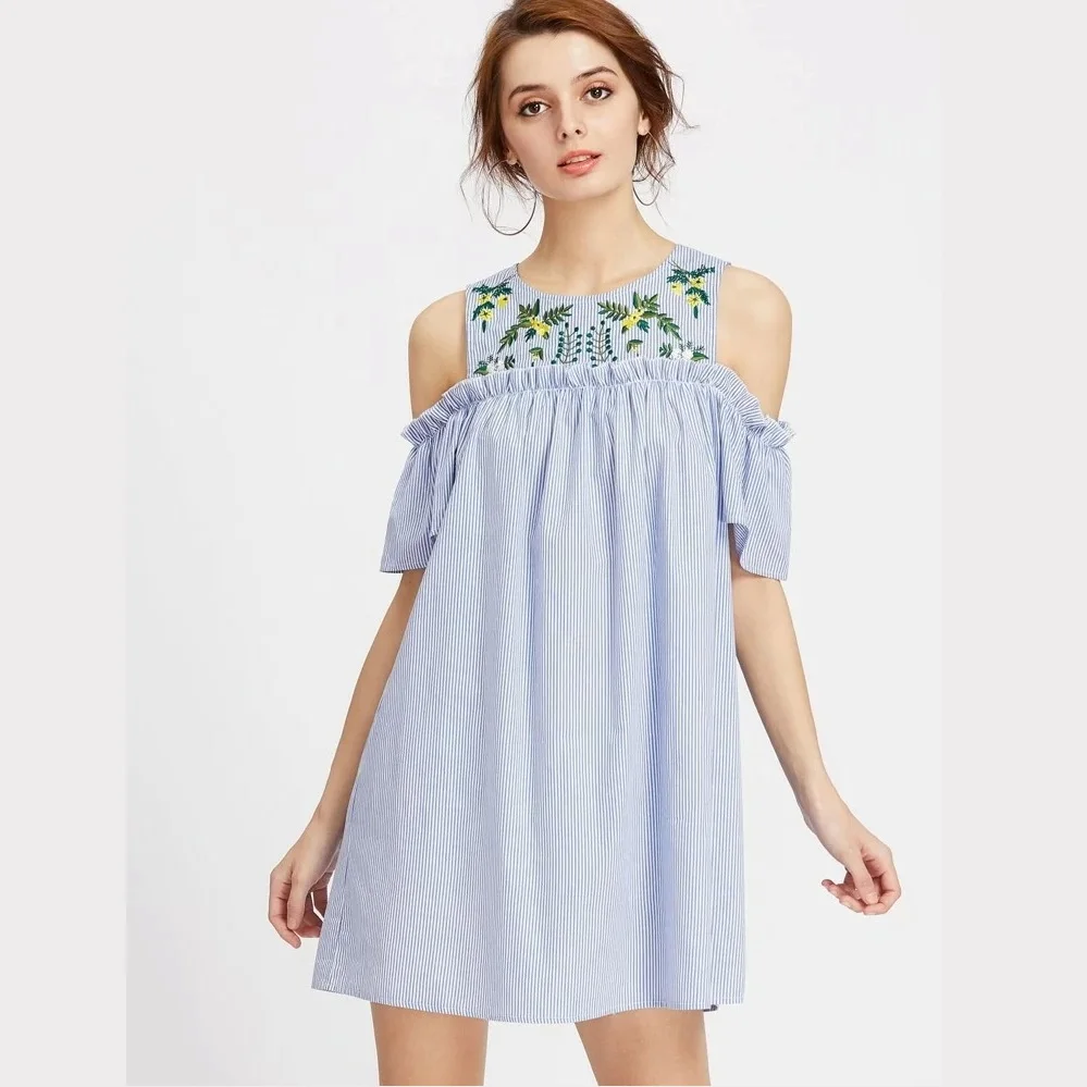 
Винтажное платье в полоску, с коротким рукавом и вышивкой 