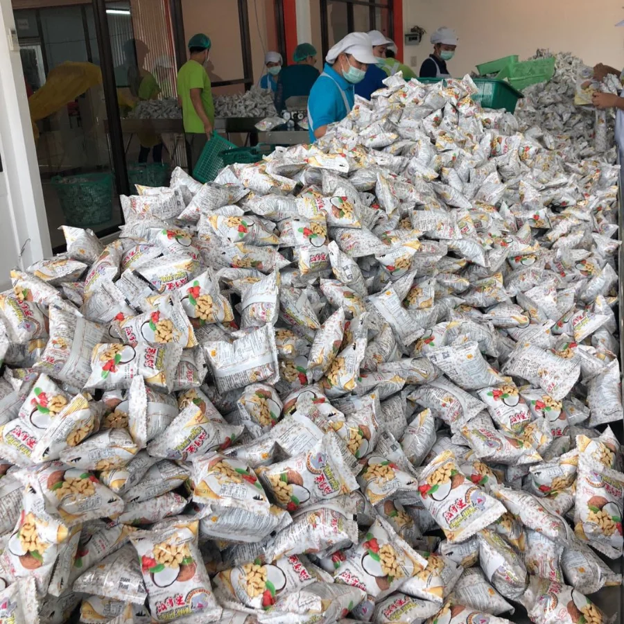 
16 Flavors Cashew Nuts 500 Grams In Which The Grade Of Cashew Nut Is Jumbo Size 