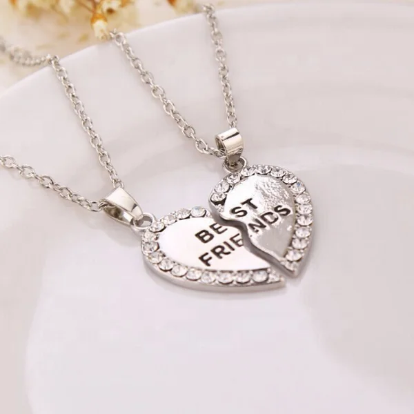 
2pcs/set Best Friends Forever Kissing Heart Pendant Necklaces Love Heart Friendship Creative BFF Keepsake 