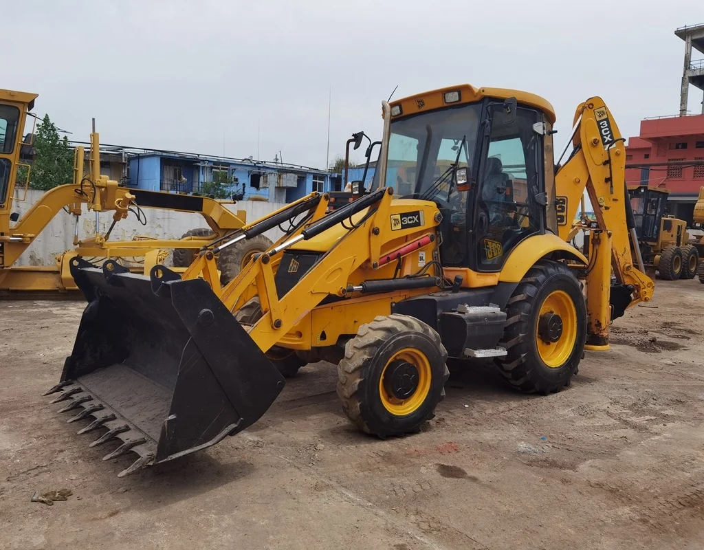 Running condition UK used JCB 3CX backhoe loader for sale in Shanghai site