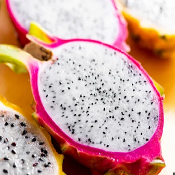 FRESH DRAGON FRUIT WITH HIGH QUALITY AND COMPETITIVE PRICE whatsapp +84902948089