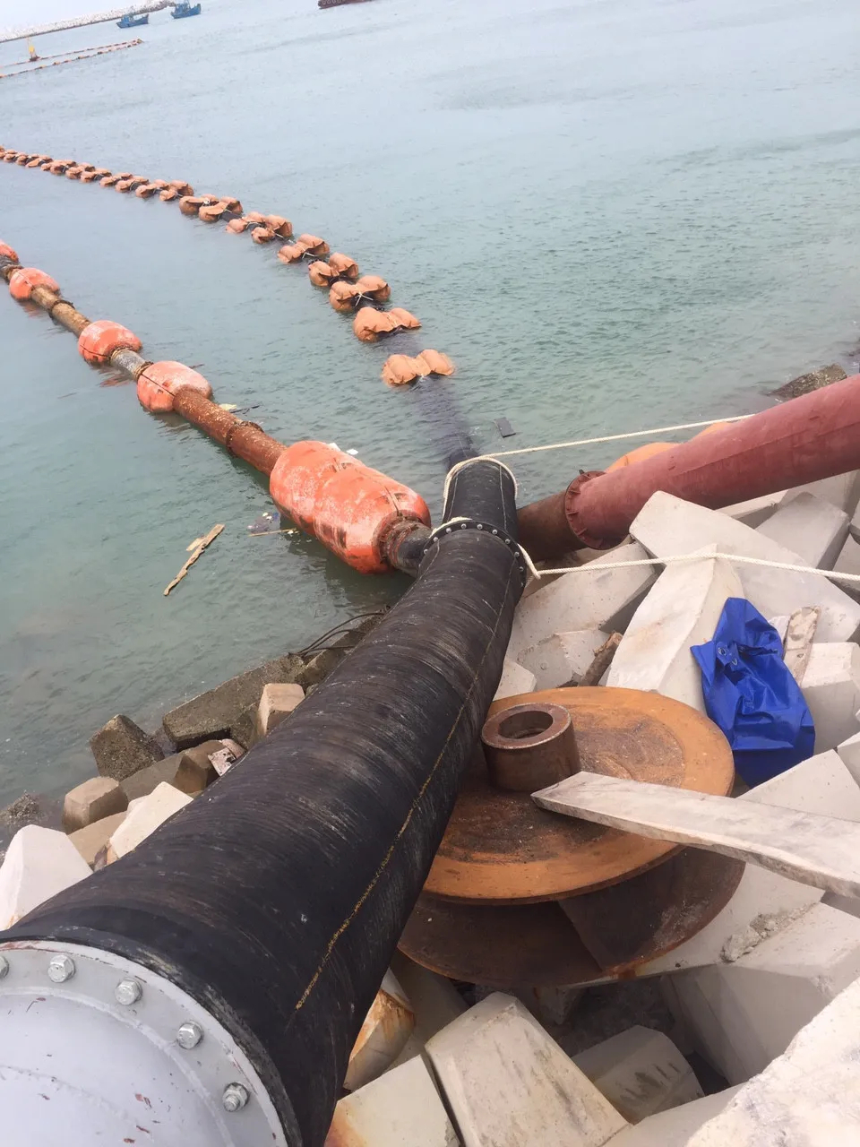 Резиновый шланг для морского дноуглубления с высокой устойчивостью к истиранию стальной фланец на заказ