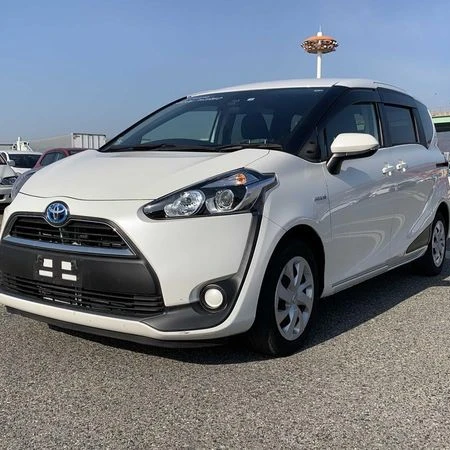 Б/у 2016 Toyota Sienta G, доступен полный вариант правого руля. Левым