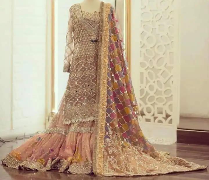 Модные дизайнерские индийские пакистанские женские-лужайка/Лен/хлопок жоржет 3 шт. костюмы доступны по оптовой цене.