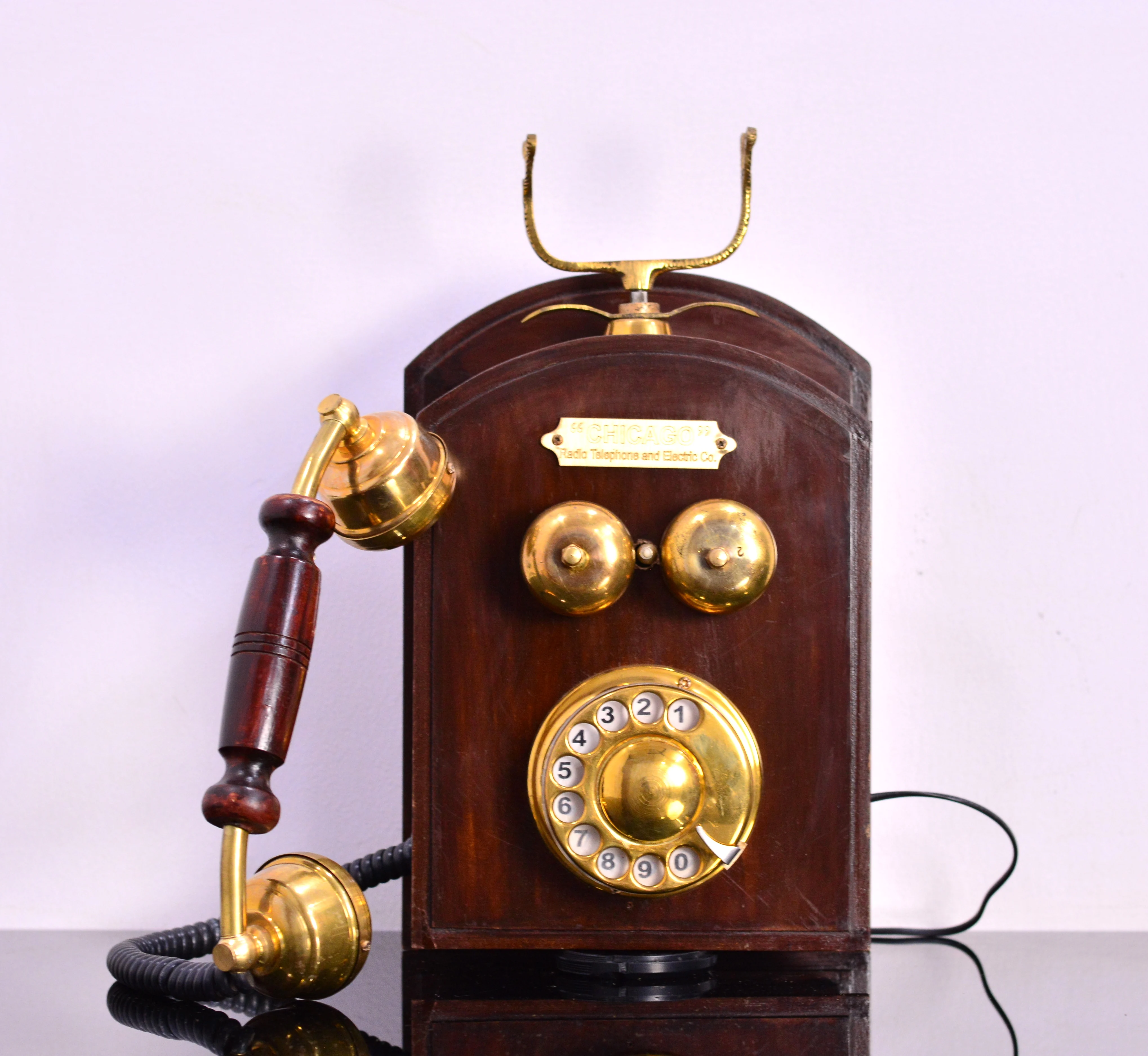  Латунный настенный телефон с вращающимся циферблатом