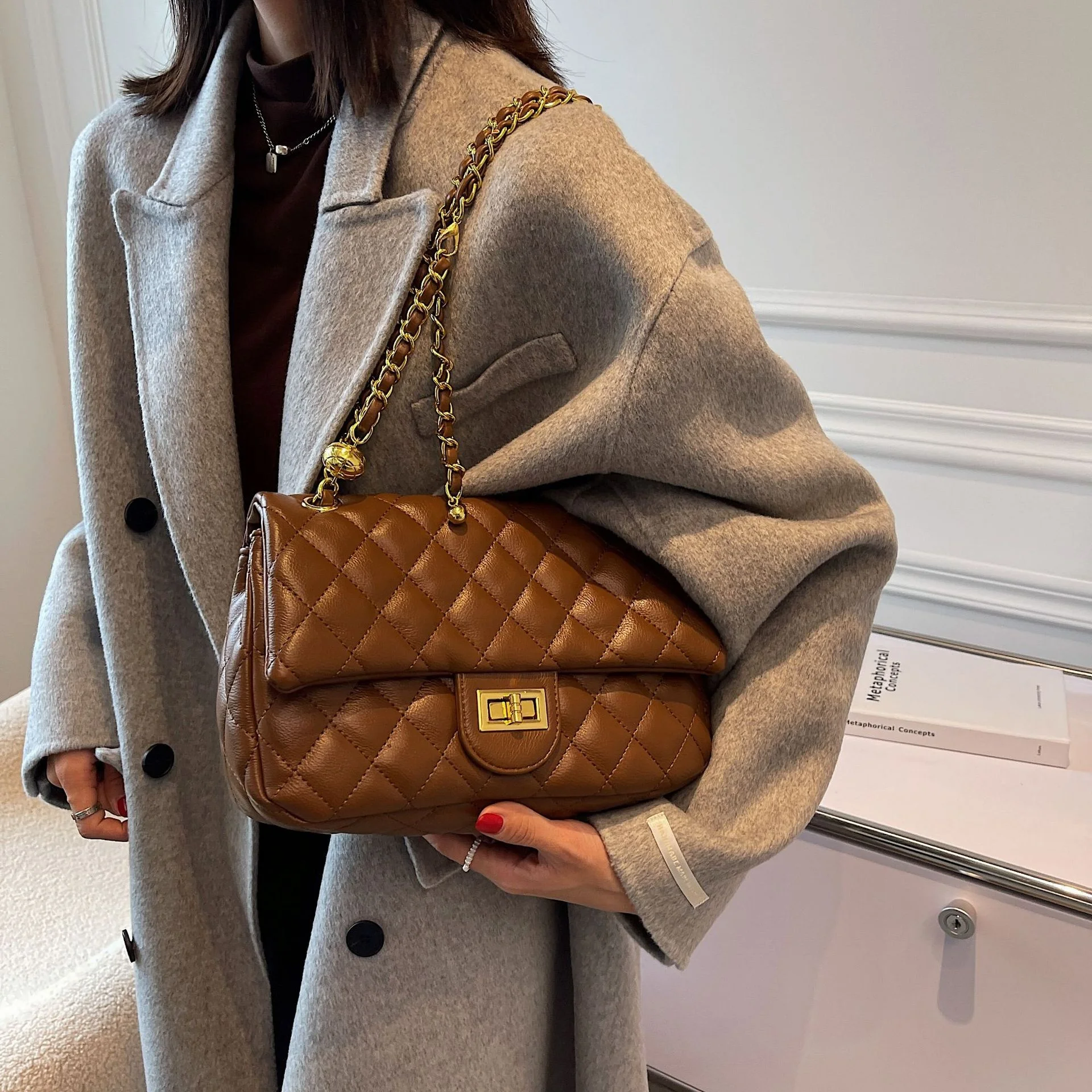 bolsa de hombro factory wholesale pu leather lady shoulder bag women 2021 new large-capacity simple Lingge chain bag