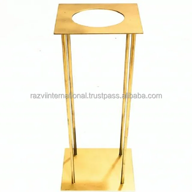 Gold Harlow Stand