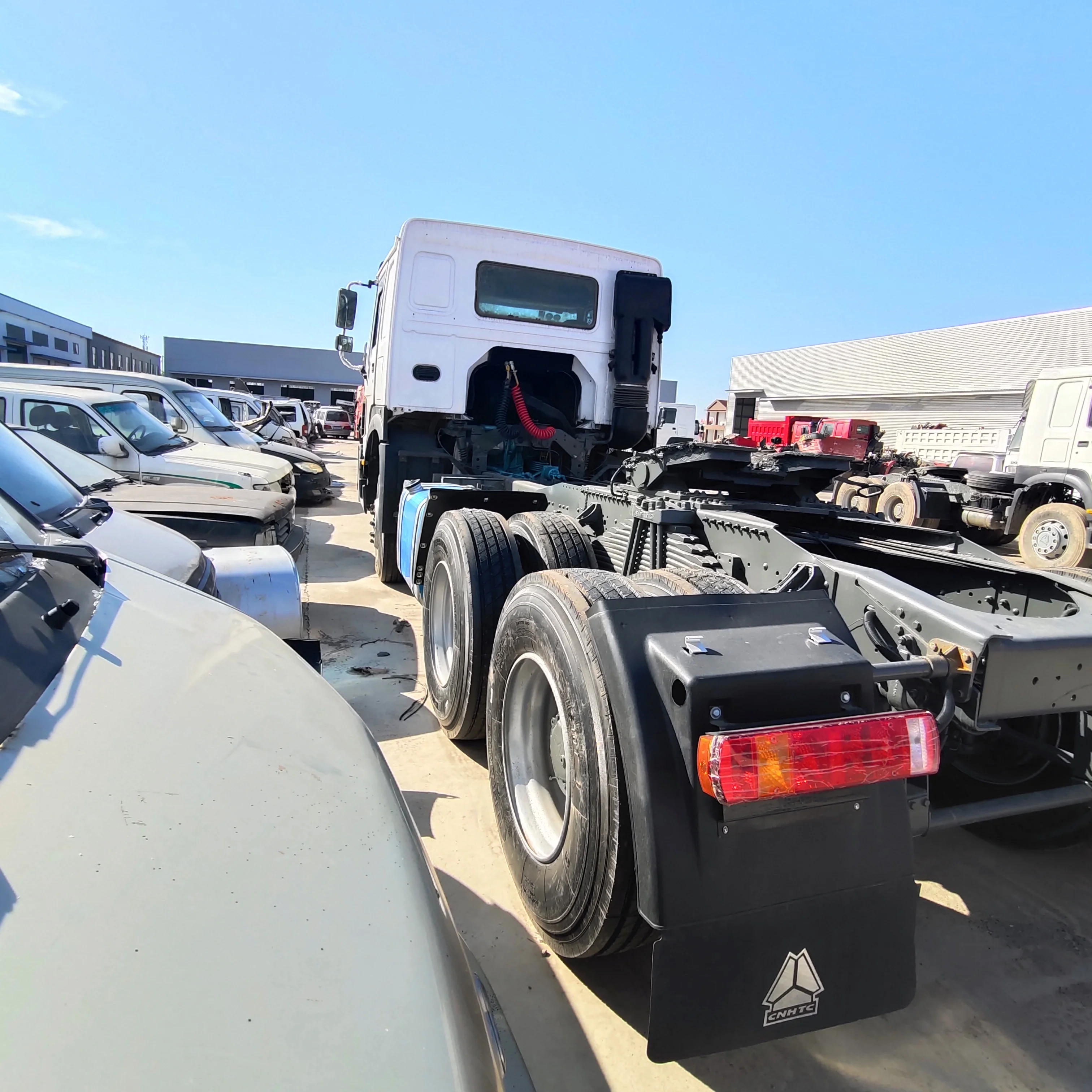 Used truck Hawo tractor truck 6 x 4 tractor